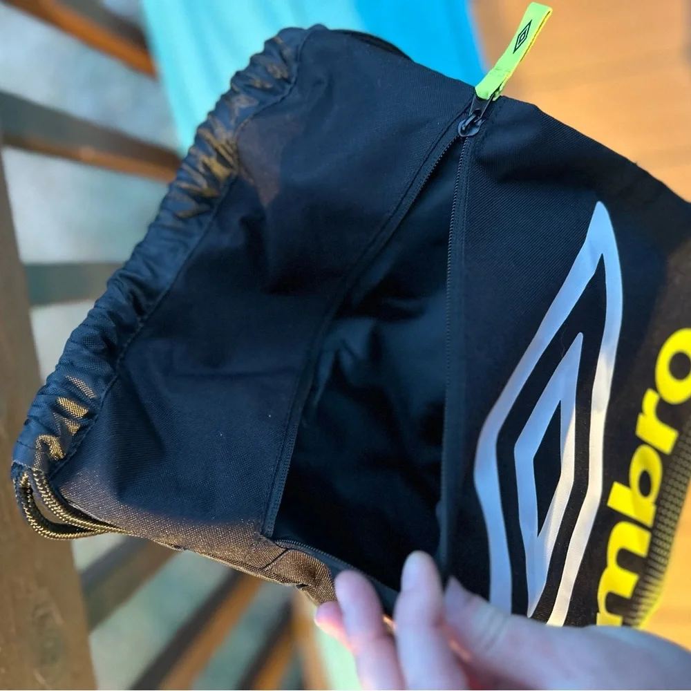 Umbro Black & Neon Yellow Drawstring Bag 💼
